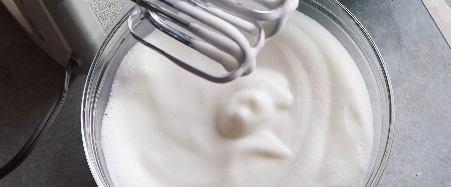 Aquafaba vegan Whipped Cream