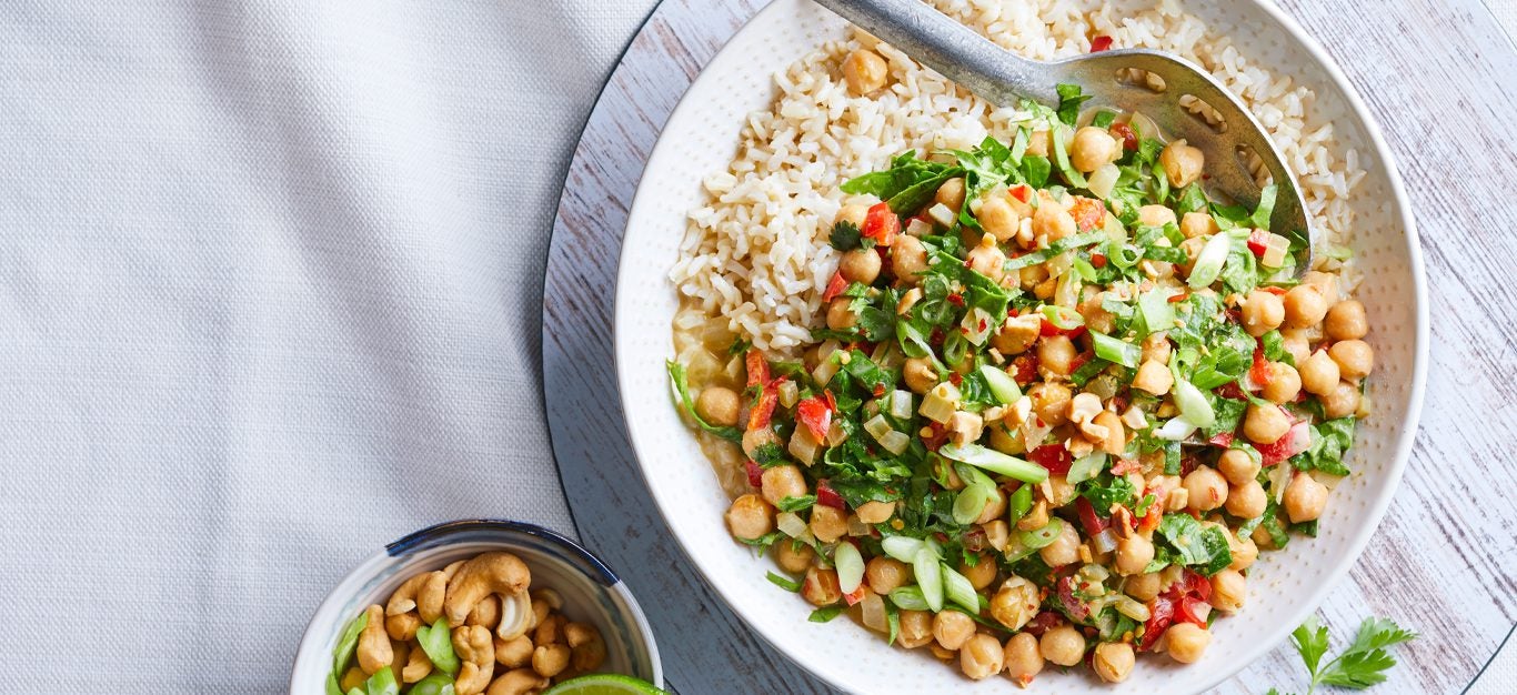 Thai Green Curry Chickpeas with Spinach - Forks Over Knives