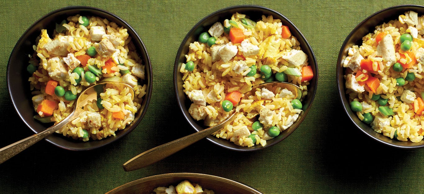 https://www.forksoverknives.com/uploads/Homestyle-Not-Fried-Rice-with-Tofu-wordpress.jpg?auto=webp