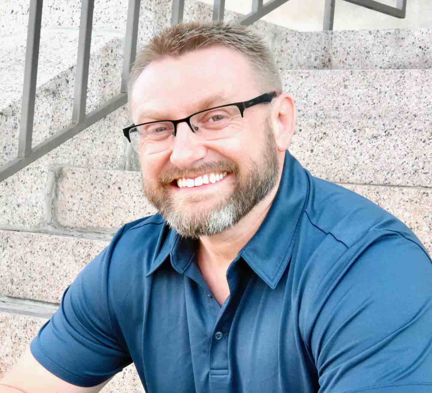 Headshot of Robert Cheeke