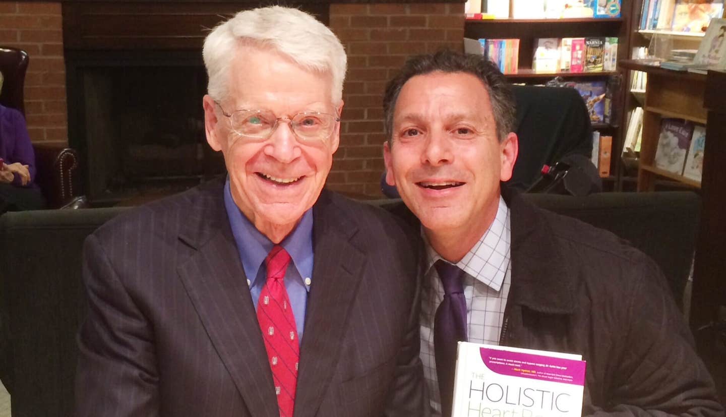 Doctors Joel Kahn and Caldwell Esselstyn at a bookshop.